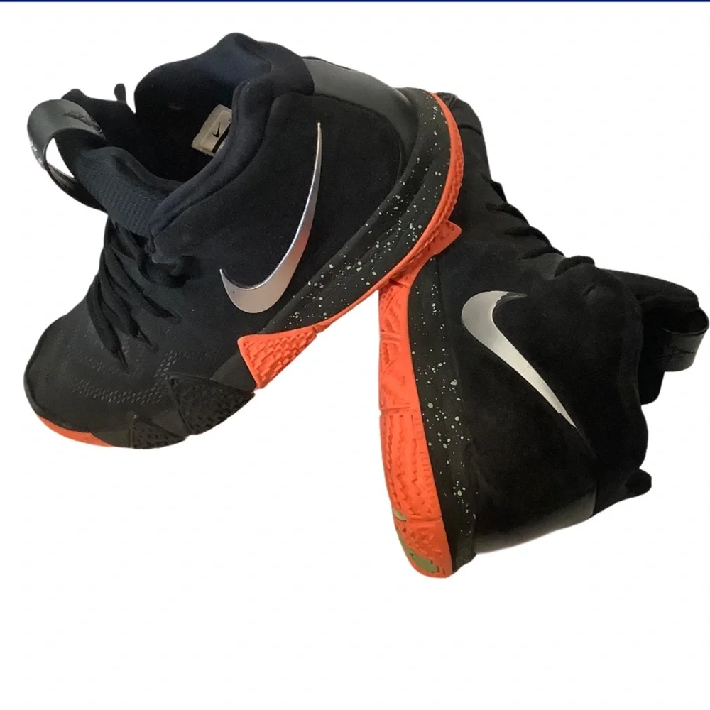 Nike Kyrie 4 Black‎ Metallic Silver 943806-010